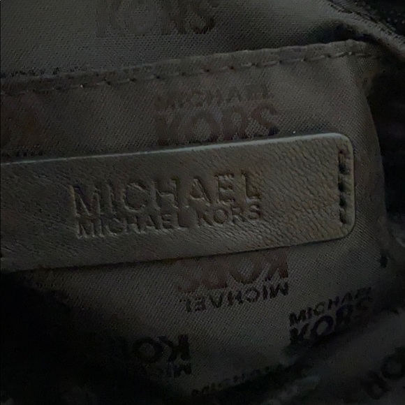 Michael Kors Authentic purse - Picture 7 of 7